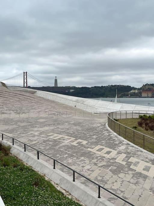 Luxury Artistic Digital Nomad Getaway W/ Terrace Διαμέρισμα Lisboa Εξωτερικό φωτογραφία