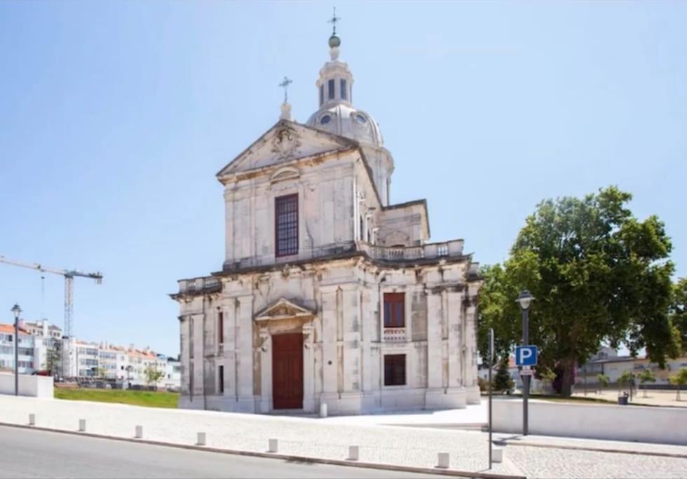 Luxury Artistic Digital Nomad Getaway W/ Terrace Διαμέρισμα Lisboa Εξωτερικό φωτογραφία